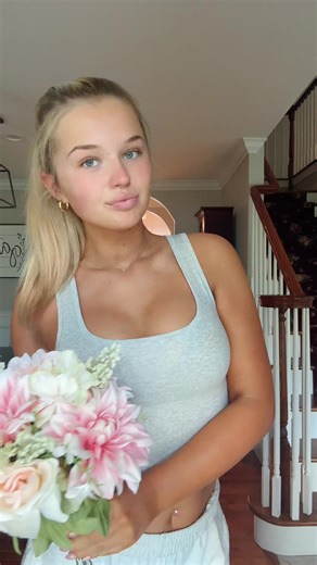 Prom Night Essentials: Dresses and Hairstyles for 2023