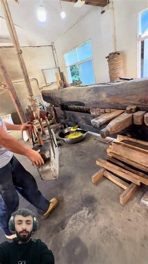 The Ancient Process of Oil Extraction || Old Method || #viralvideo