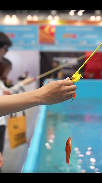 Efficient Fish Unhooking Technique Without Getting Your Hands Dirty