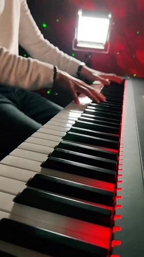 Remix river flows in you 🍃 #remix #riverflowsinyou #pianocover #piano #pianoremix #pianobeginner | Girolamo Parisi