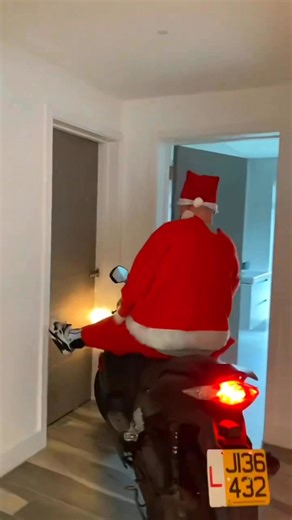 Bad Santa again 😂😂😂 . . . . . . . . #fblifestyle #kristenhanby #hanbygang #woodyandkleiny #brentrivera #hahahaha #pranks #kristenhanbyextra #funnymemes #funny #jacksonodeherty #kristenhanbygang #haha #goubtubefanpage #Hahahahahahahahahahahahahahahahahahahah #prankwar #challenger #crazy #MaitlandNiles #fun #JuliusDein #funnyprankvideos #vlog #challengers #prank #funnyprank #comedian #bhfyp #viral #viralvideo #viralreels #hahahahahahahaha | All In Comdey