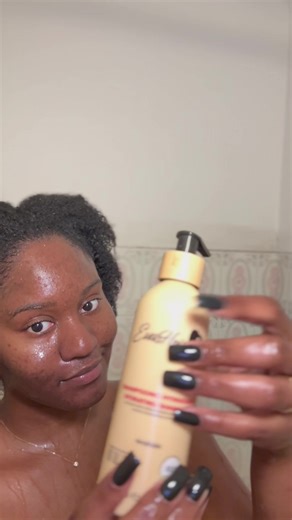 Embrasser la beauté des cheveux crépus