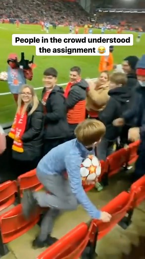 Twelfth Man | LIVE THE GAME ⚽🏆 on Instagram: "Epic 😂😂 #football #footballmemes #footballreels #reelitfeelit #reelkarofeelkaro #trendingreels #memes #funnymemes"