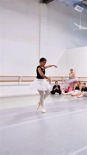 9.8K views · 185 reactions | When you work on a variation, it’s not only about doing the steps. You have to understand the structure behind them. If the arms are too soft, the movement loses clarity. If the body gets too stiff, the dancing loses life. So the balance is in knowing when to be sharp, when to be soft, and how to keep the structure even while the dynamics change. | Runqiao Du Ballet Coaching | Facebook