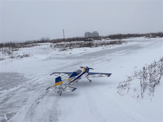 极限飞行 91 寸 slick 冬天飞行 蝎子 70cc 发动机