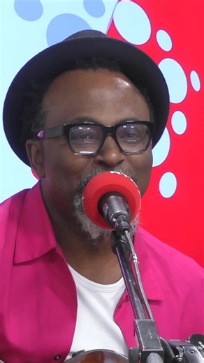 1.4K views · 15 reactions |  Olivier Cheuwa était l'invité de La Matinale dans « Ça part en live ». Le chanteur, compositeur et interprète qui s'est installé en Suisse après avoir parcouru le globe du Cameroun au Canada nous a interprété en direct son dernier EP, « Lovely Day », guitare à la main.  Retrouvez son passage dans La Matinale en entier sur https://www.rtn.ch/Scripts/Index.aspx?id=9288581 | RTN.CH | Facebook