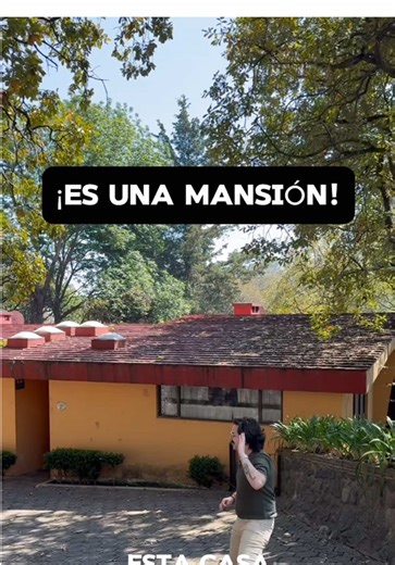 🌲 Vivir rodeado de bosque sin salir de la ciudad. 📍 Lomas de los Cedros – Av. Desierto de los Leones 📐 2,090 m² | 638 m² 💰 $22,000,000 MXN Tres terrazas, doble jardín y seguridad 24/7. Aquí la naturaleza es parte de tu casa. Vendemos, rentamos y también ayudamos a compradores a encontrar su propiedad perfecta! Si quieres hacer una operación segura y sin complicaciones…. Hablemos! 🤗 #c#compraventadecasasf#fypr#rentaenmexicob#bienesraicesMXHeyHaus