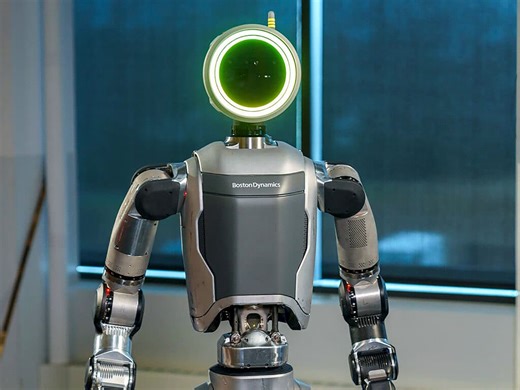 Boston Dynamics: Humanoider Roboter Atlas verliert bei Rückwärtssalto-Stunt seine Hand