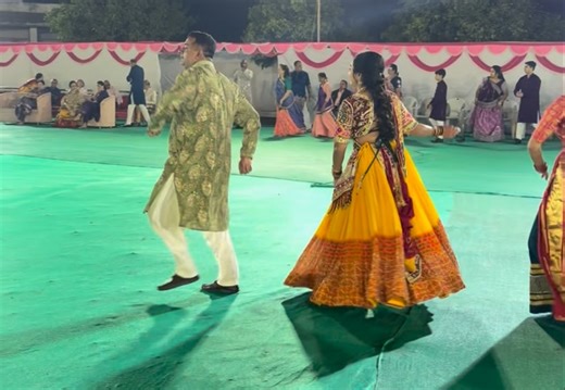 Hemi Patel on Instagram: "Outfit by one and only @frillandflare_annuscreation hair and makeup @paruls_bridal #garba #viral #trending@praptimehtagarba"