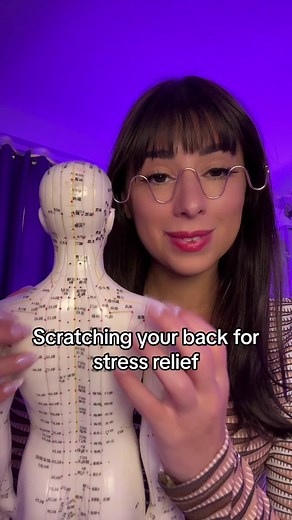 ASMR sratching your back for stress relief / massage #asmr #asmrbackscratching #asmrmannequin #asmrsratching #asmrsleep #asmrmassage