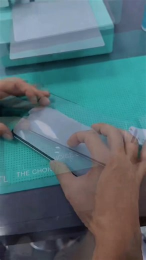 Meet the TUOLI Mini Film Cutter: smart tech, space-saving design, and the perfect tool to grow your business. #tuoli #screenprotector #cuttermachine #hydrogelfilm #filmcuttingmachine #laminashidrogel #plotterdecorte #protectordepantallas #protectormovil #plotterparamovil #protectorcristaltemplado #viniloparamovil #protectoriphone | TuoLi hydrogel protector manufacturer
