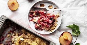 Crumble aux prunes et aux amandes
