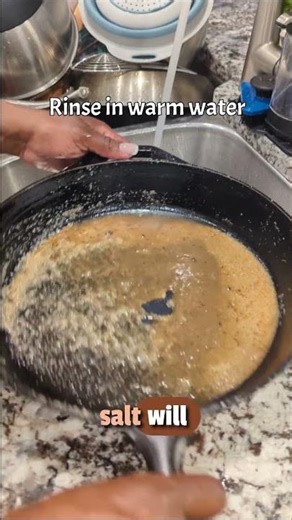 Keeping cast iron clean doesn't have to be complicated with this simple method by @thebuttababe.
