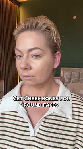 Achieve Cheekbones on a Round Face in 2 Minutes