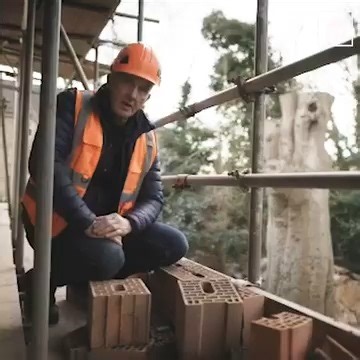 105K views · 873 reactions | "It's like putting together LEGO". Kevin raves over the Porotherm construction system in this UNSEEN clip 隣 | Grand Designs | Facebook