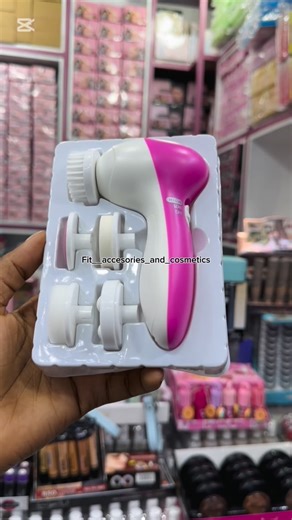 scola joe on Instagram: "Beauty care Massager-5in1 skincare tool✨ -Brush ya kuoshea -massager brush Nzuri zaidi Inatumia betri so ni rahisi kutumia nyumbani hata safarini💃 For glowing skin everyday JUMLA 8000(Dozen 96,000) unapata packet 12 Nusu 48,000(6packets) MOJA 15,000 Call/whatsap 0718875987 Link kwenye bio kujoin group"