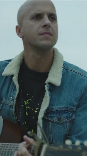 🦇 The music video for "Batman Sign" is out now... 🦸