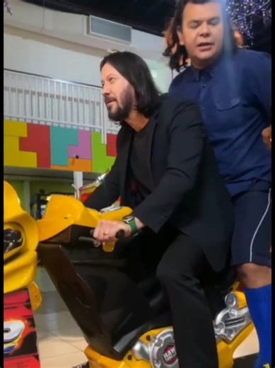 Marcos Jeeves Grava Novas Cenas de Matrix com Muleque Té Doido