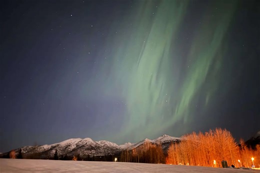 Aurora watch! 10 states may see northern lights light up skies tonight—here's when to look up