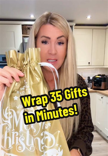These drawstring Christmas bags are honestly a lifesaver — 35 bags, 7 designs, 5 of each, and no wrapping skills needed at all. Just drop the gift in, pull the tie, and you’re done. Ideal if you’ve got limited mobility, arthritis, or just can’t be bothered to fight with sellotape this year. They sold out last Christmas, so I’m grabbing them early before they go again! #TikTokMadeMeBuyIt #BlackFriday #christmasgiftideas #GiftWrapping #giftwrap
