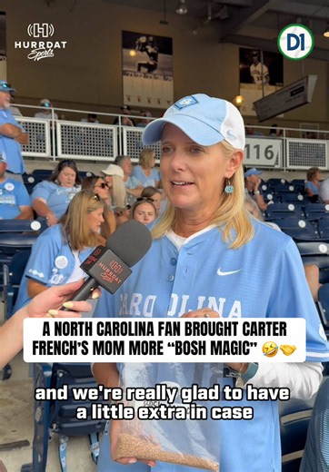 A North Carolina fan flew in to Omaha today and brought more dirt from Boshamer Stadium for good luck. Carter French’s mom had packed her son some, but Carter needed more with the run the Tar Heels are on. 🤣🤝