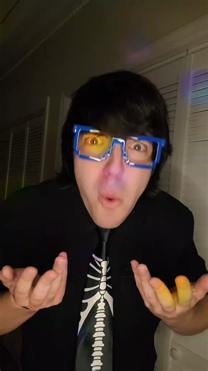 SHUT UP *smosh voice* #emo #emoboy #emogirl #scenekid #2000s #foryoupage #fyp #trending