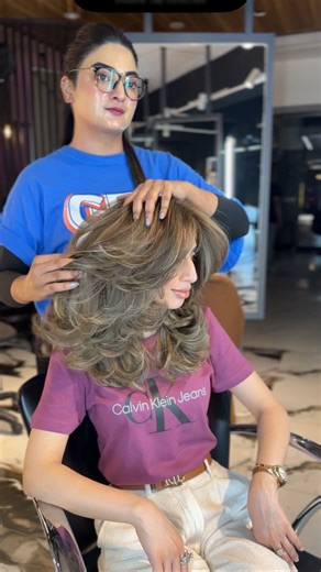 𝐑 𝐎 𝐌 𝐀 𝐌 𝐢 𝐂 𝐇 𝐄 𝐀 𝐋®️ on Instagram: "The butterfly haircut from the 90s is still a classic combination of volume, bounce, and layered charm. With beautiful, soft, face-framing wings, and a feathered design, this haircut creates movement and dimension on its own.🤍 #haircolor#behindthescenes #instadaily #instalike #hair #trending #explorepage #instalike #love #best #home#beauty #girl #life #beautiful #hairtransformation #hairtrends#hairdressing #instagood#explore #reels #trending#Hai