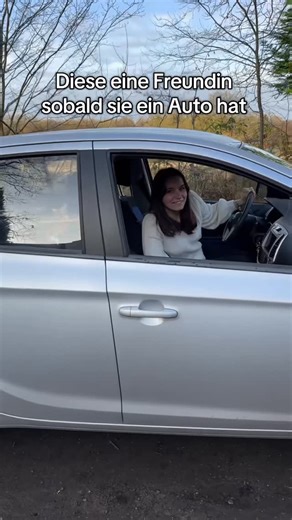 Kathi on Instagram: "#scetch #comedy #fypreelsシ゚ #spiel #auto"