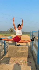 23K views · 308 reactions | Unbelievable best side split yoga #flexibility #yogapractice #trend #reelstrending #milisarkar #girlpower #girlboss #yoga #viralreelsfb #reelsfacebook | The facts07 | Facebook