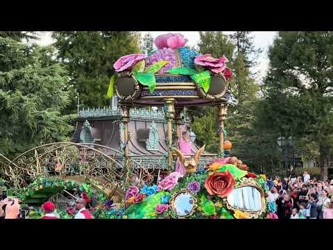 Disneyland Paris Parade 2025 | Dream… and Shine Brighter!