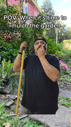 212K views · 3.1K reactions | Laying mulch is a tough job  #mulching #GardeningCommunity #growyourownfood #vegetablegarden #gardening #plantshopping #plantingseason #growplants #garden #growfoodathome #landscapingideas | The Thrifted Planter | Facebook
