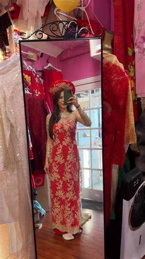 Ao Dai Experience: Chaos and Beauty in Tea Ceremony