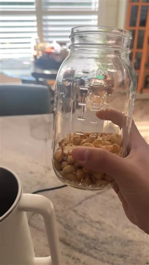 This nut milk maker makes making cashew milk super simple and a lot tastier than anything from the store 😋🥛 | Kitchwave