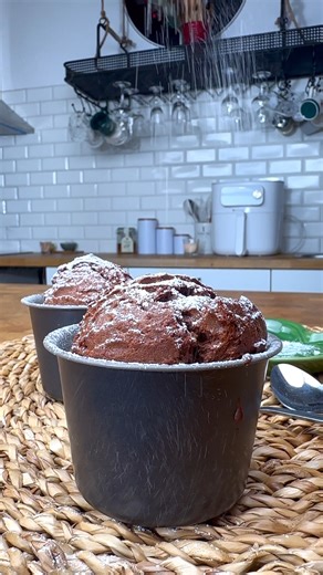 519K views · 1.5K reactions | Nutellás mini kevert Air Fryerben #hirdetés #philips #airfryer #gastrohobbi Hozzávalók: 3 evőkanál Nutella (vagy más mogyorókrém) 2 tojás 2 evőkanál finomliszt 1 csipet sütőpor | GastroHobbi | Facebook