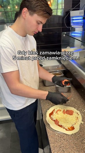 Gość zamówił pizzę 5 minut przed zamknięciem 😡😡😡 #pizza #funny #shorts #comedy