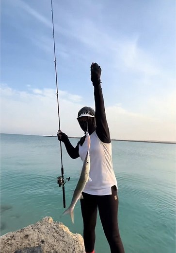 Barracuda can’t resist this Tiger Lure #trending #fishing #fyp #fyppppppppppppppppppppppp #amazing #creatorsearchinsights #amazing #creatorsearchinsights #everyone #viral #video #trend #videoviral #tiktok #fish #fishingspot #UAE #Hena #barracuda #viralvideo #viraltiktok