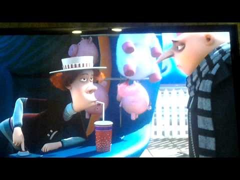 Despicable Me -Super Silly Fun Land Scene