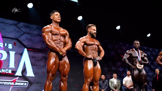 32K views · 1.4K reactions | The moment time stood still Video by @gilcoproductions Athlete RAMON DINO #bodybuilder #art #bodybuilding #gym #fitness #mrolympia #ramondino | Bodybuilding Kings | Facebook