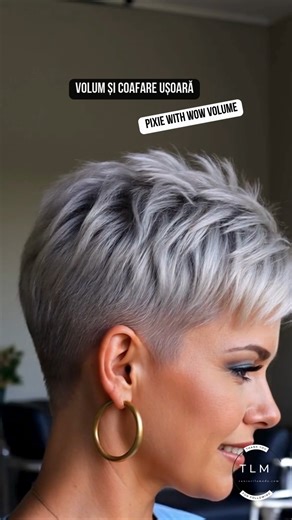 Tunsoarea pixie cu volum WOW și coafare ușoară – eleganță fără efort. Straturi fine, mișcare naturală și efect de întinerire garantat. 🌸 The pixie haircut with effortless styling and WOW volume — fresh, elegant, and full of life. 💇‍♀️✨ Light texture, soft layers, and a naturally lifted look. 💫 ❤️ Dă ❤️ dacă iubești tunsorile pixie pline de viață! #tunsorilamoda #pixie #pixiecut #pixiehaircut #hairgoals | Tunsori la moda