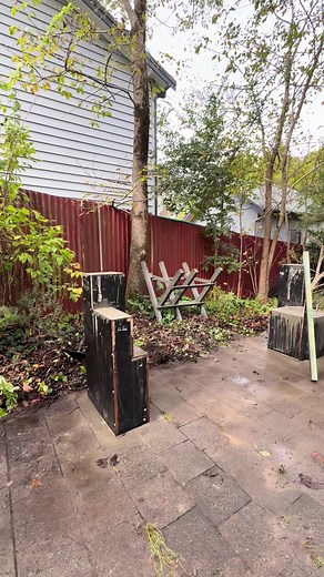 OUTDOOR SEATING ⚡️ Custom-crafted with Merbau hardwood and monument coloured concrete. Where style meets strength. With the correct timber care, this outdoor bench is built to impress and made to last. Perfect for seating friends at a gathering, a simple spot for a morning coffee or perfect for a Friday arvo beverage! #thetimberaesthetic #woodworking