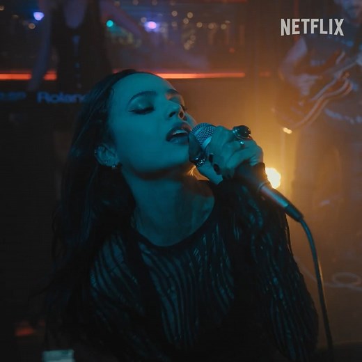 What do you mean there’s another scene I haven’t seen from Purple Hearts? 💜 | Netflix