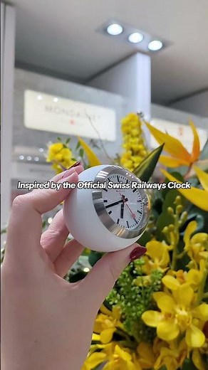 The Mondaine Globe Clocks add clarity, calm and heritage to any interior 🇨🇭