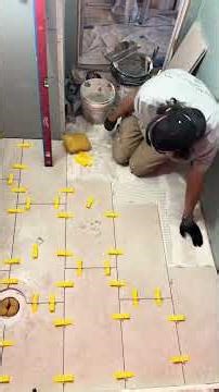 Part 4: Laying bathroom floor tile #bathroomremodel#homeimprovement#construction #bathroomrenovation