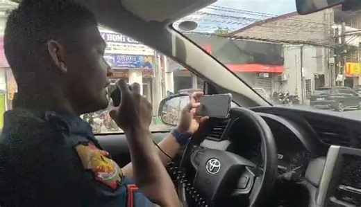 Oplan Bandilyo Paalala mula sa Cavite Component City Police Station re- Theft Safety Tips On November 28, 2025 at 10:00 AM, Cavite CCPS personnel PCpl John Paul M Tagayun under the direct supervision of PLTCOL SOCRATES S JACA, COP conducted OPLAN BANDILYO re Robbery Prevention Tips along P.Burgos Highway, Cavite City. #BagongPNPparaSaBagongPilipinas:SerbisyongMabilisTapatatNararamdaman | Cavite Cps Pcr