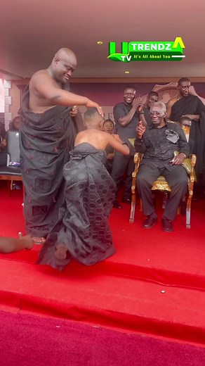 Yaw Dabo demonstrated his Adowa dance skills in a tribute to the late former First Lady of Ghana, Theresa Kufuor, during the one-week observation #UTVGhana