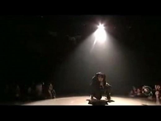 Kanye_West_-_Hey_Mama_Live_at_50th_Grammy