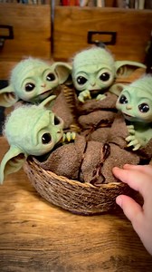 Small alien invasion 🤭 Working on the preorders #handmade#babyalien#creature #siliconedoll#fantasy#elf#fantasy#art#dogu#artdoll#cute#scifi#freak#creepy#summer#working #creaturesinmybag #babyelf#realisticart | Creatures in my Bag