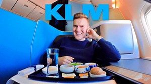 The State of KLM’s BRAND NEW Business Class Suites #aviation #travelreview #businessclass #klm #suites #airlines #luxurytravel #travelblogger #flightreview #airlinereview | Nonstop Dan