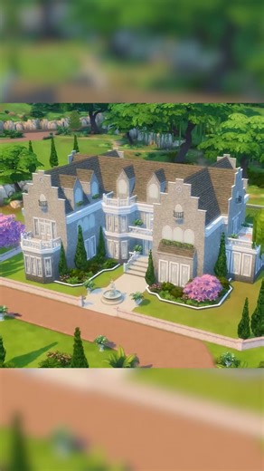 Building a Stunning Castle in The Sims 4 Base Game