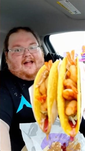 Reddit Mod Tries Taco Bell’s PB&J Shrimp Tacos… Instant Regret 🌮🦐🥜